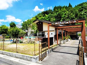 児童センター外観